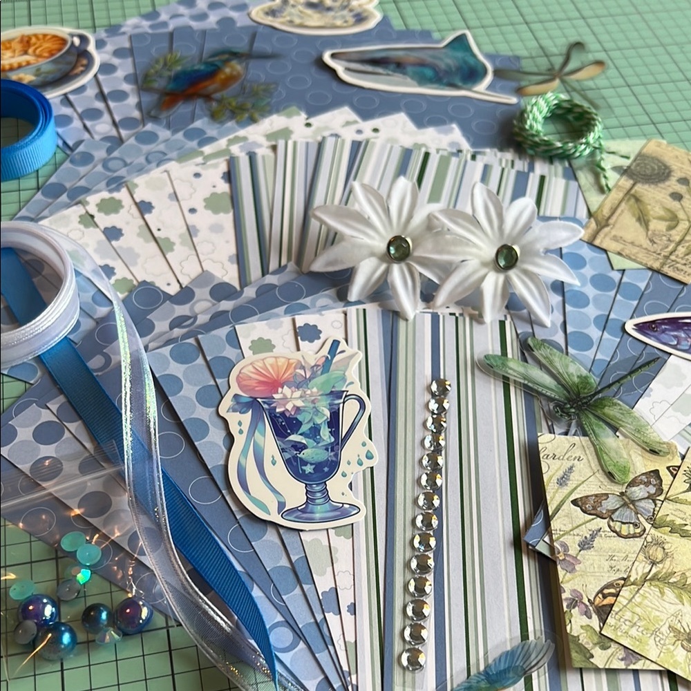 Scrapbooking paper crafts kit